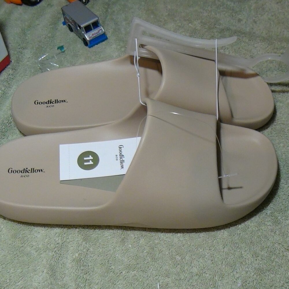 Men's Kendrix SLIDE Sandals - Goodfellow & Co Beige / Tan New With Tags 7-13